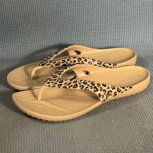 Crocs Kadee II Women’s Tan Leopard Slip On Flip Flop Sandals Size 11